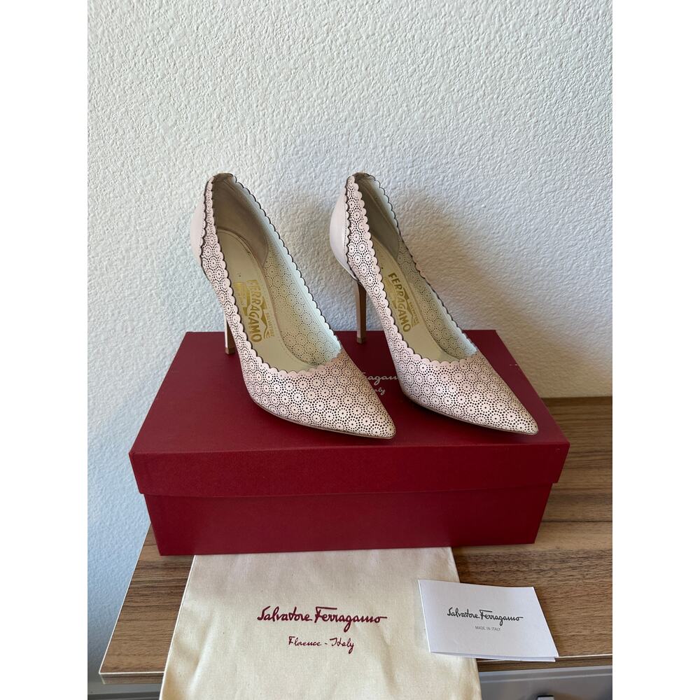 Salvatore Ferragamo Macaron Nappa Calf Scalloped Pumps Blush Pink – Size 7